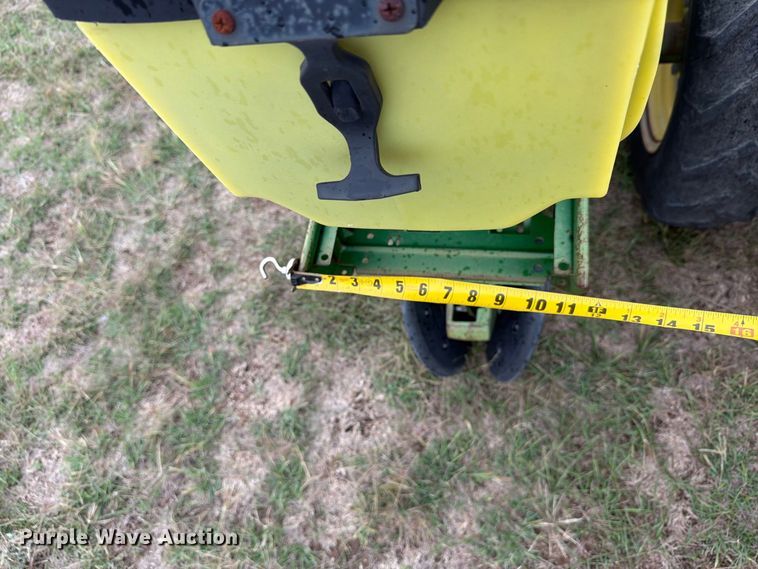 image for item EI7721 2011 John Deere 1720 planter
