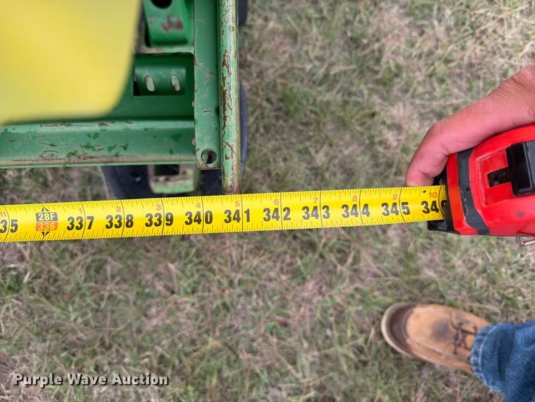 image for item EI7721 2011 John Deere 1720 planter