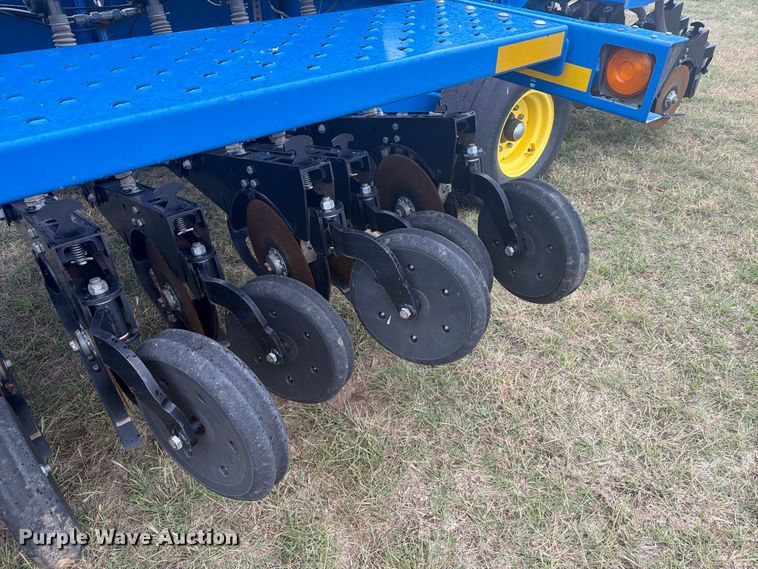 image for item EI7722 Landoll 5530-40x10 no-till grain drill