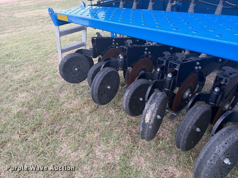 image for item EI7722 Landoll 5530-40x10 no-till grain drill
