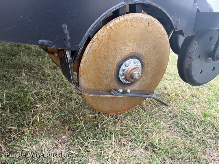 image for item EI7722 Landoll 5530-40x10 no-till grain drill
