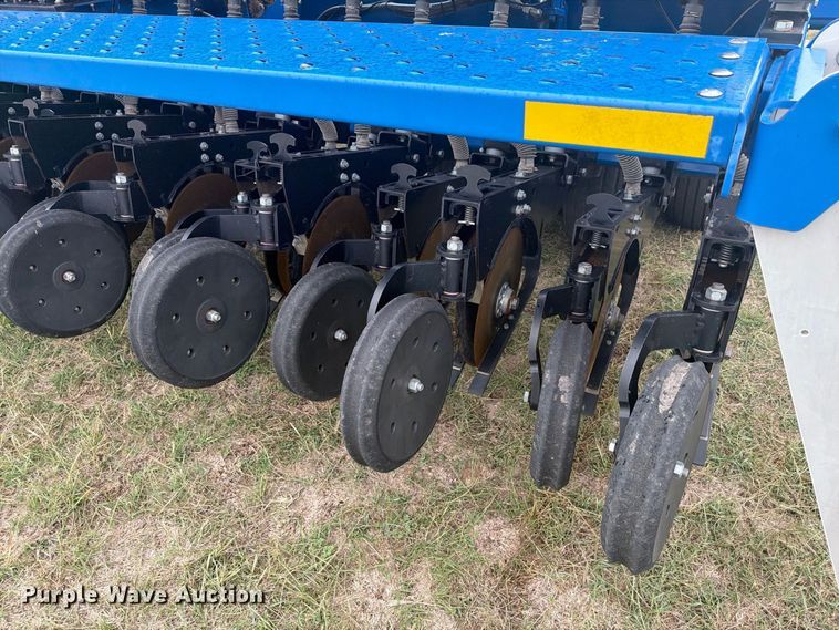 image for item EI7722 Landoll 5530-40x10 no-till grain drill