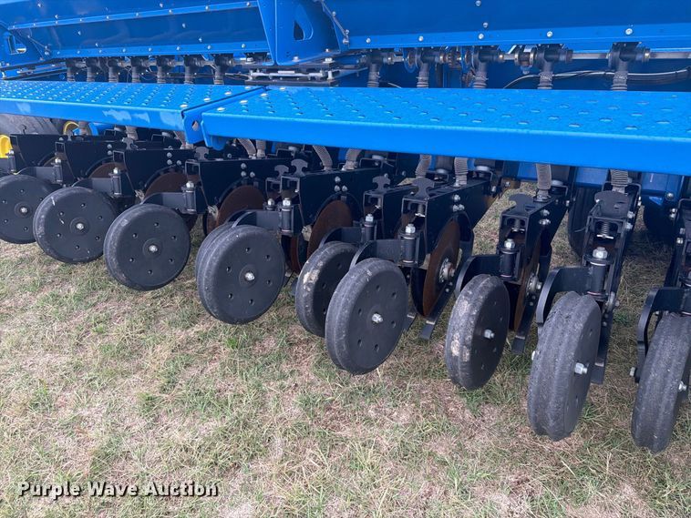 image for item EI7722 Landoll 5530-40x10 no-till grain drill
