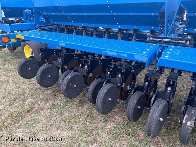 image for item EI7722 Landoll 5530-40x10 no-till grain drill