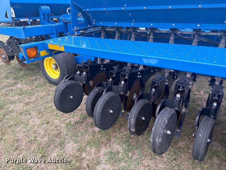 image for item EI7722 Landoll 5530-40x10 no-till grain drill