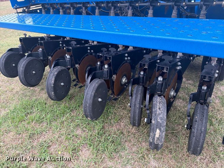 image for item EI7722 Landoll 5530-40x10 no-till grain drill
