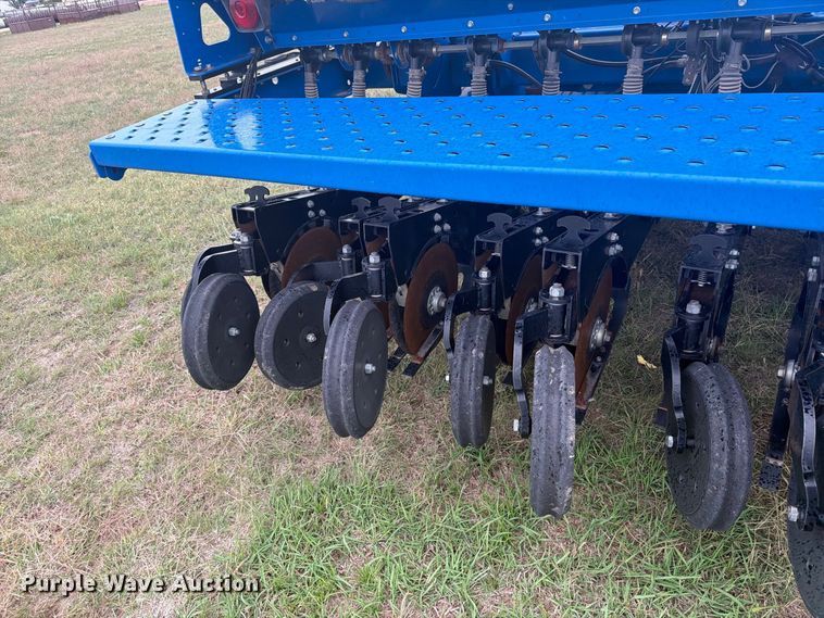 image for item EI7722 Landoll 5530-40x10 no-till grain drill