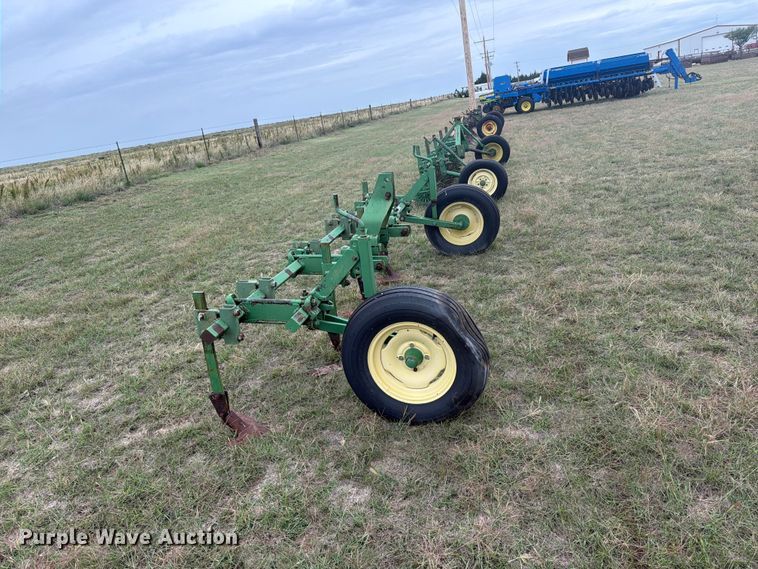 image for item EI7725 Field culitvator