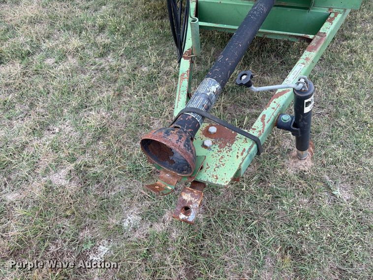 image for item EI7729 John Deere 700 bale processor