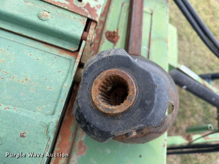 image for item EI7729 John Deere 700 bale processor