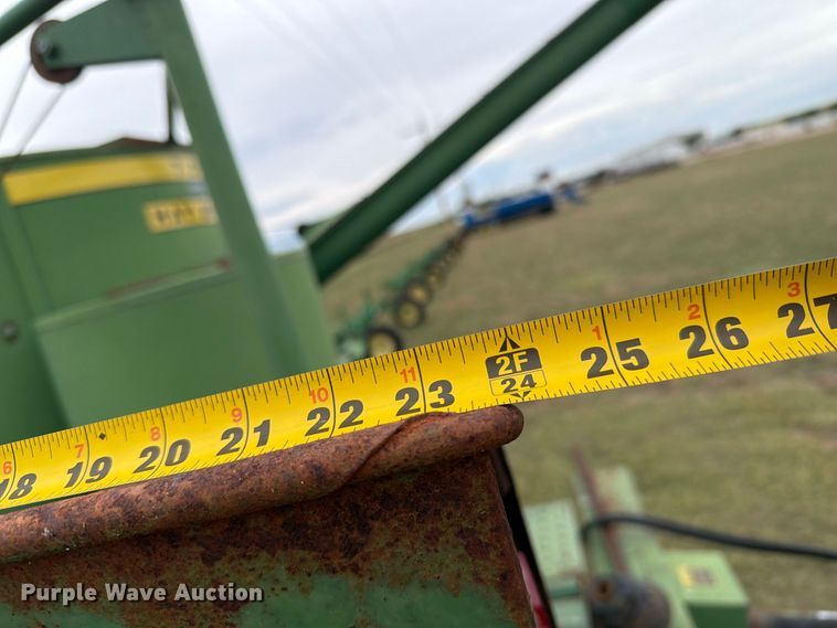 image for item EI7729 John Deere 700 bale processor