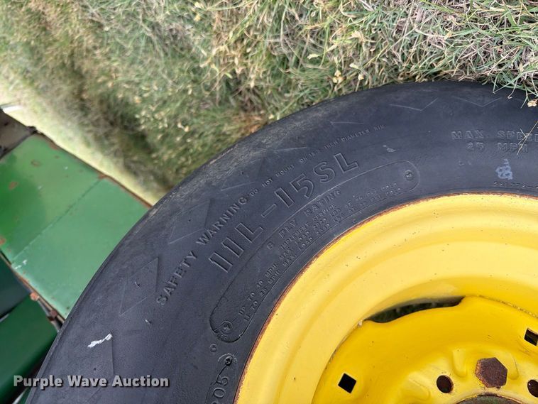 image for item EI7729 John Deere 700 bale processor