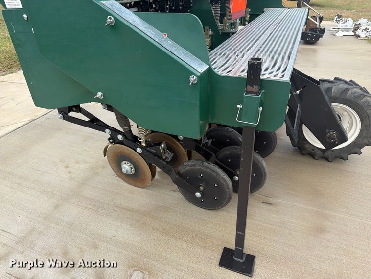 image for item EI7731 Sukup 2055 grain drill