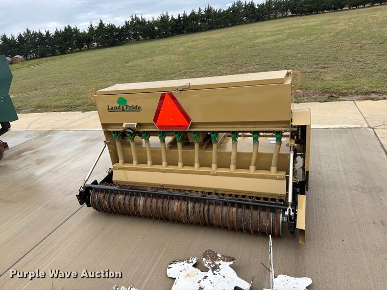 image for item EI7732 Land Pride OS1572 seeder