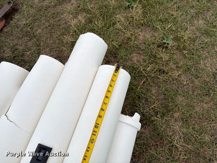 image for item EI7736 Approximately 51 pieces of irrigation pipe
