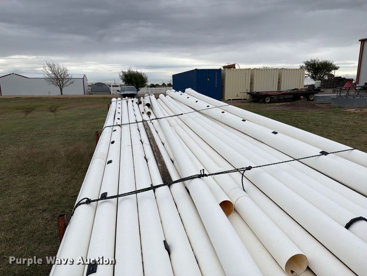 image for item EI7736 Approximately 51 pieces of irrigation pipe