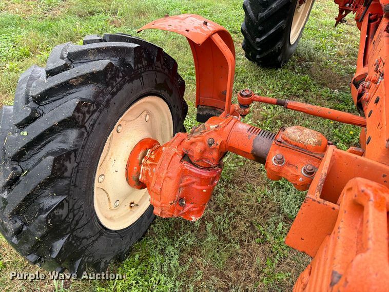 image for item EI7752 1989 Belarus 822 MFWD tractor