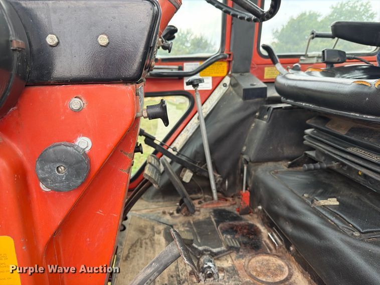 image for item EI7752 1989 Belarus 822 MFWD tractor