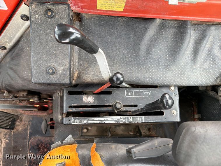 image for item EI7752 1989 Belarus 822 MFWD tractor