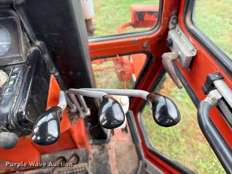 image for item EI7752 1989 Belarus 822 MFWD tractor