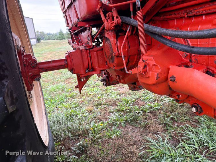 image for item EI7752 1989 Belarus 822 MFWD tractor