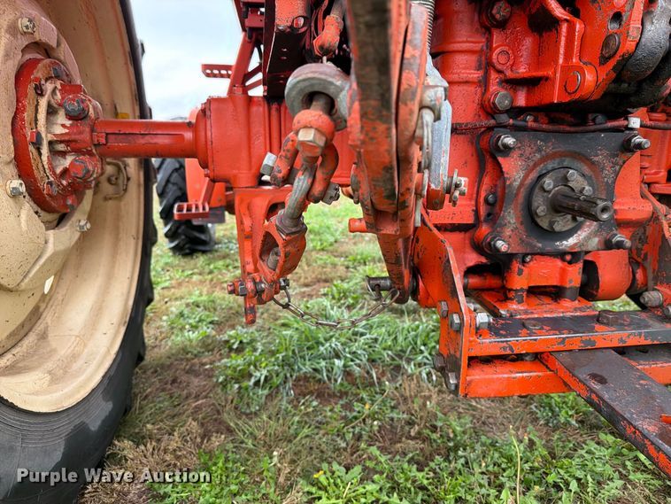 image for item EI7752 1989 Belarus 822 MFWD tractor