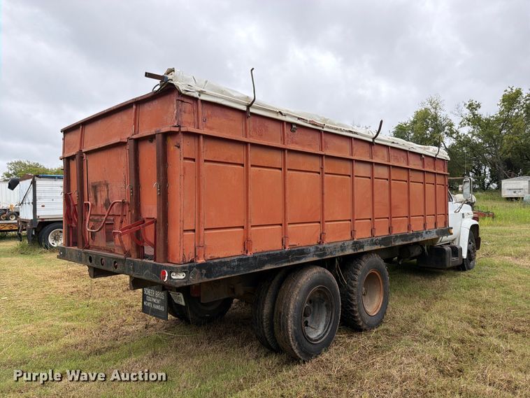 image for item EP7864 1975 Chevrolet C65 grain truck