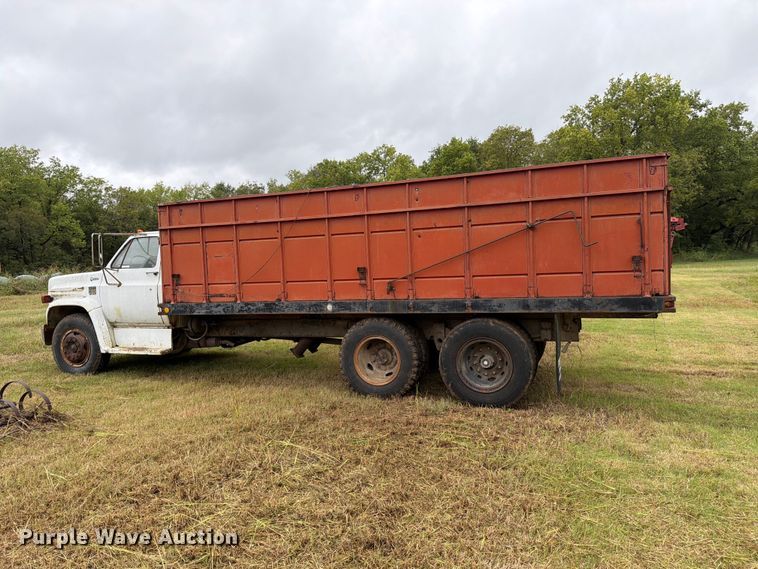 image for item EP7864 1975 Chevrolet C65 grain truck