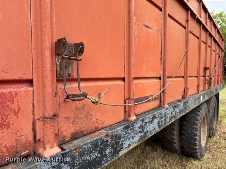 image for item EP7864 1975 Chevrolet C65 grain truck
