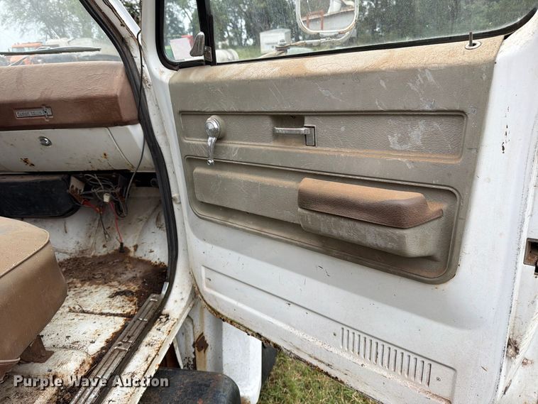 image for item EP7864 1975 Chevrolet C65 grain truck