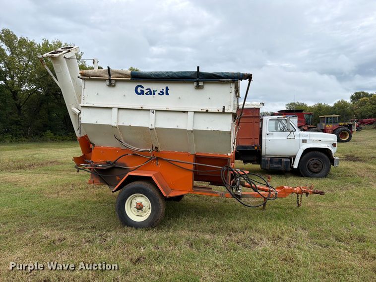 image for item EP7865 Garst seed tender trailer