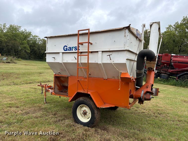 image for item EP7865 Garst seed tender trailer