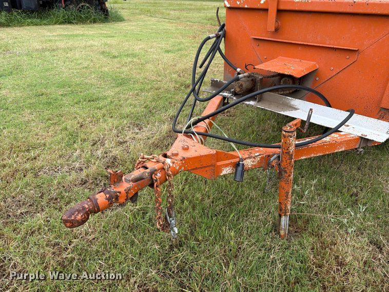 image for item EP7865 Garst seed tender trailer