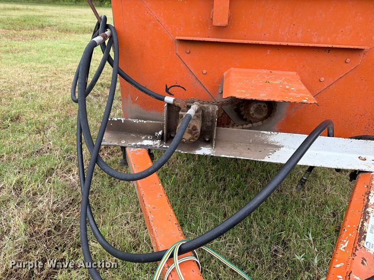 image for item EP7865 Garst seed tender trailer