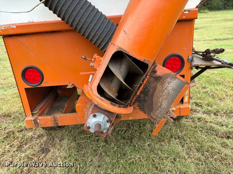 image for item EP7865 Garst seed tender trailer