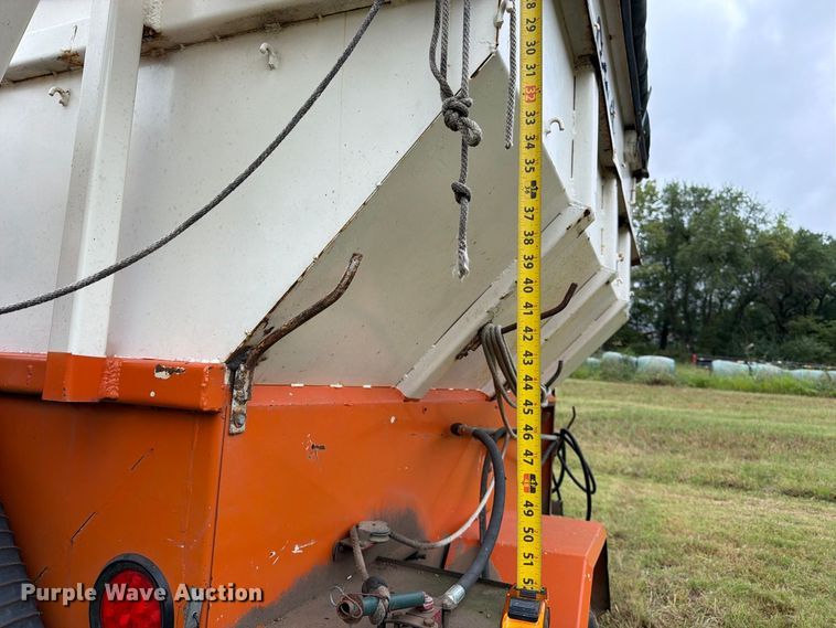 image for item EP7865 Garst seed tender trailer