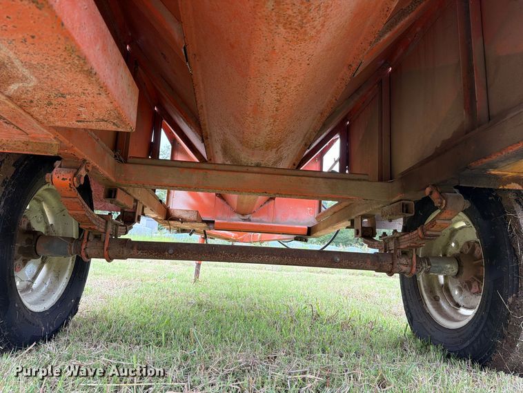 image for item EP7865 Garst seed tender trailer