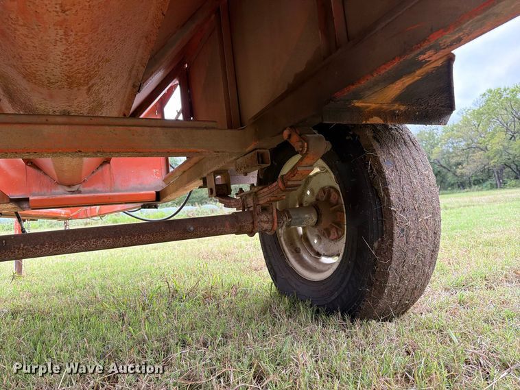 image for item EP7865 Garst seed tender trailer