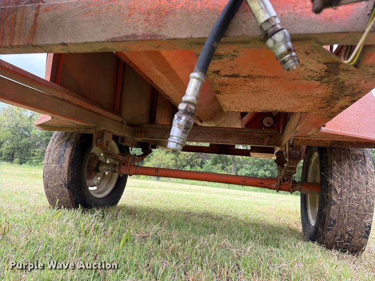 image for item EP7865 Garst seed tender trailer