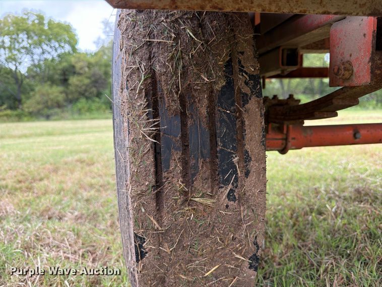 image for item EP7865 Garst seed tender trailer