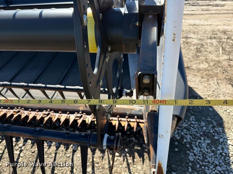 image for item EP7903 2010 MacDon FD70 flex draper head
