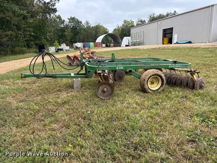 image for item ER3397 John Deere 110 double off-set disk