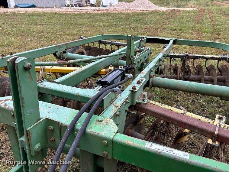 image for item ER3397 John Deere 110 double off-set disk