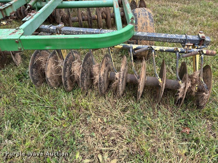 image for item ER3397 John Deere 110 double off-set disk