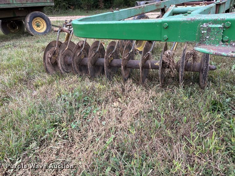 image for item ER3397 John Deere 110 double off-set disk