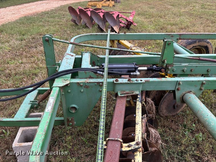 image for item ER3397 John Deere 110 double off-set disk
