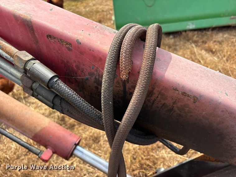 image for item ER3443 Massey Ferguson 1070 loader