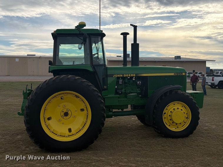 image for item EW4374 1989 John Deere 4955 MFWD tractor