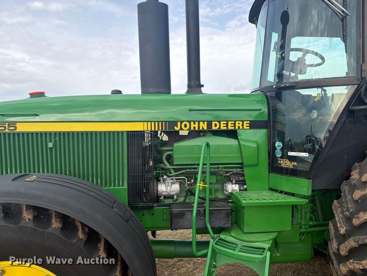image for item EW4374 1989 John Deere 4955 MFWD tractor