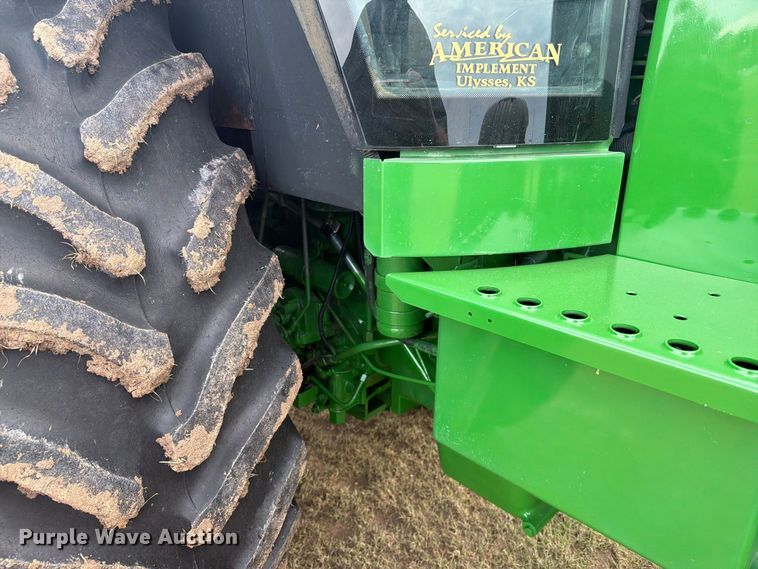 image for item EW4374 1989 John Deere 4955 MFWD tractor